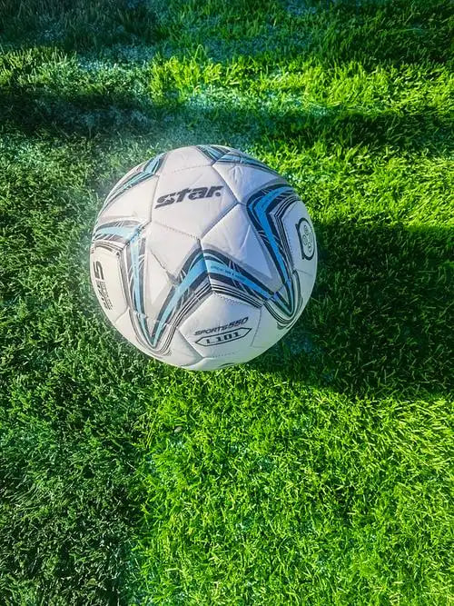 足球篮球爱好者使用捷报比分观看实时比分